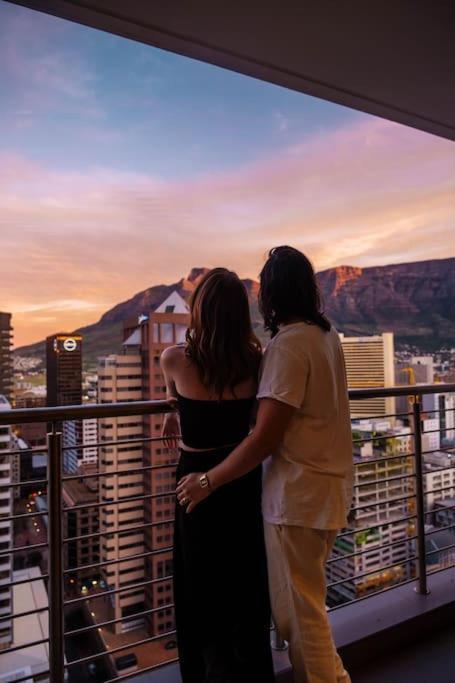"Lykke On Bree" - Unique Apartment With Stunning Table Mountain Views كيب تاون المظهر الخارجي الصورة