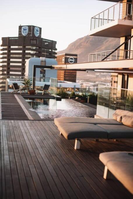 "Lykke On Bree" - Unique Apartment With Stunning Table Mountain Views كيب تاون المظهر الخارجي الصورة